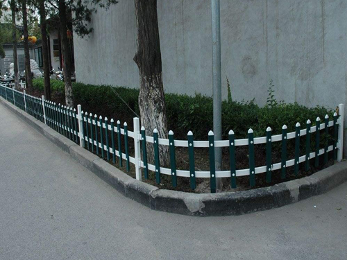 鋅鋼草坪護(hù)欄安裝案例